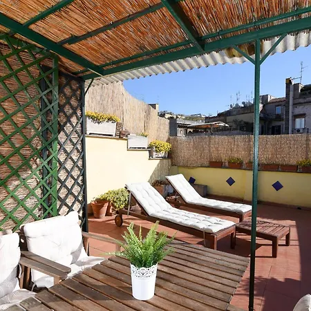 Navona With Terrace Backpackers