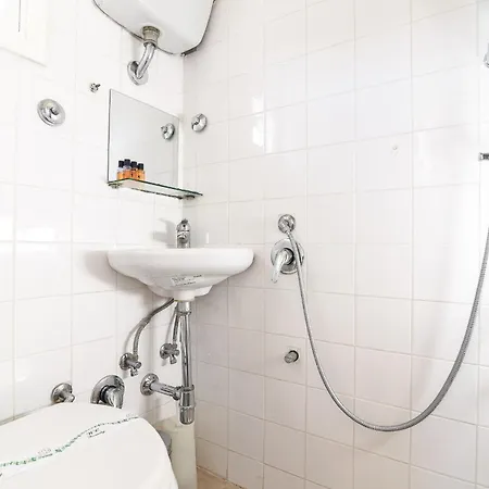 Navona With Terrace Backpackers