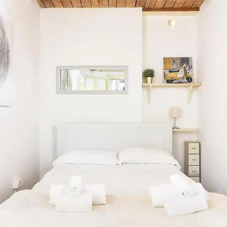 Navona With Terrace Backpackers Appartamento *